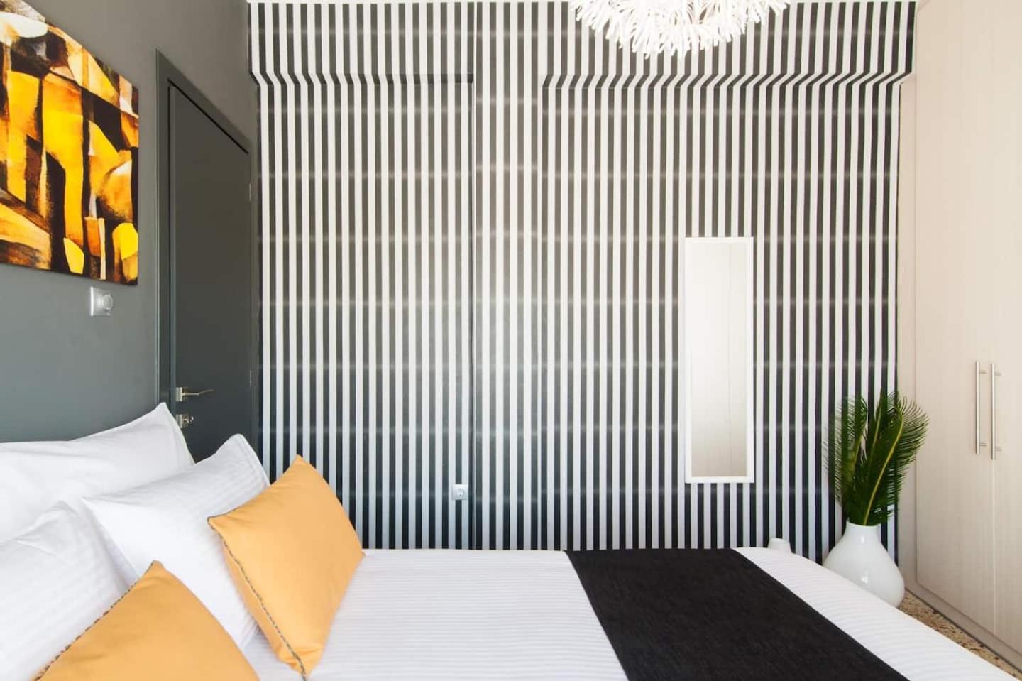 Ma Maison Nο 1, Penthouse, Acropolis And Lycabettus View, Ultra High Speed Internet 300 Mbps, 15' To Acropolis By Metro, 1' From Metro Station Atene Esterno foto