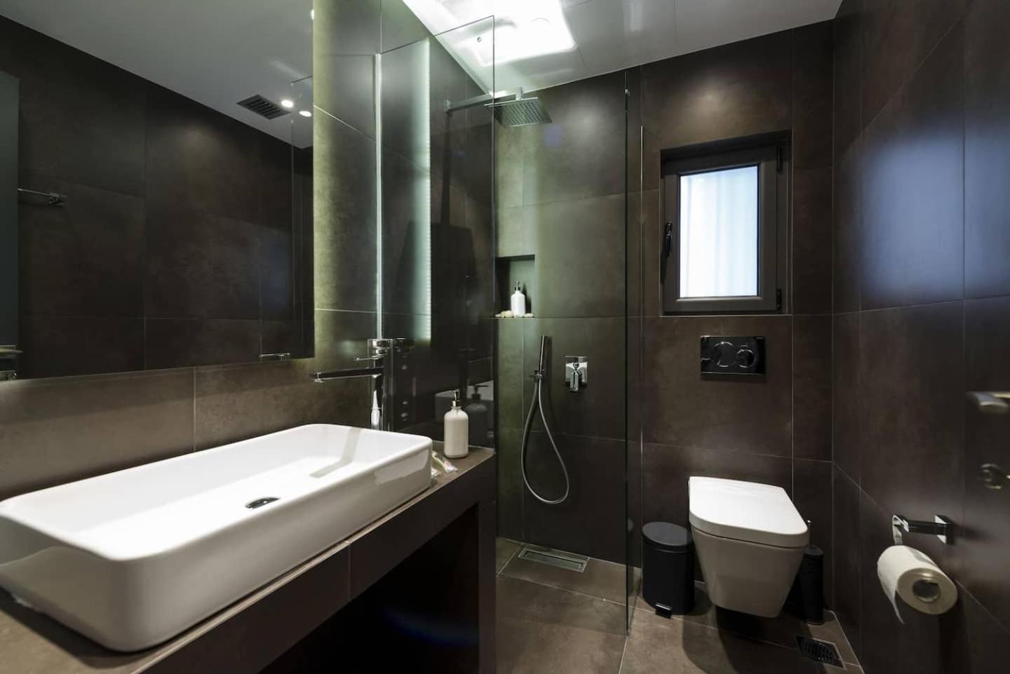 Ma Maison Nο 1, Penthouse, Acropolis And Lycabettus View, Ultra High Speed Internet 300 Mbps, 15' To Acropolis By Metro, 1' From Metro Station Atene Esterno foto